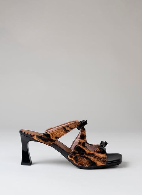 outlet sandalia tacón rosa leopardo-camel-negro - hispanitas