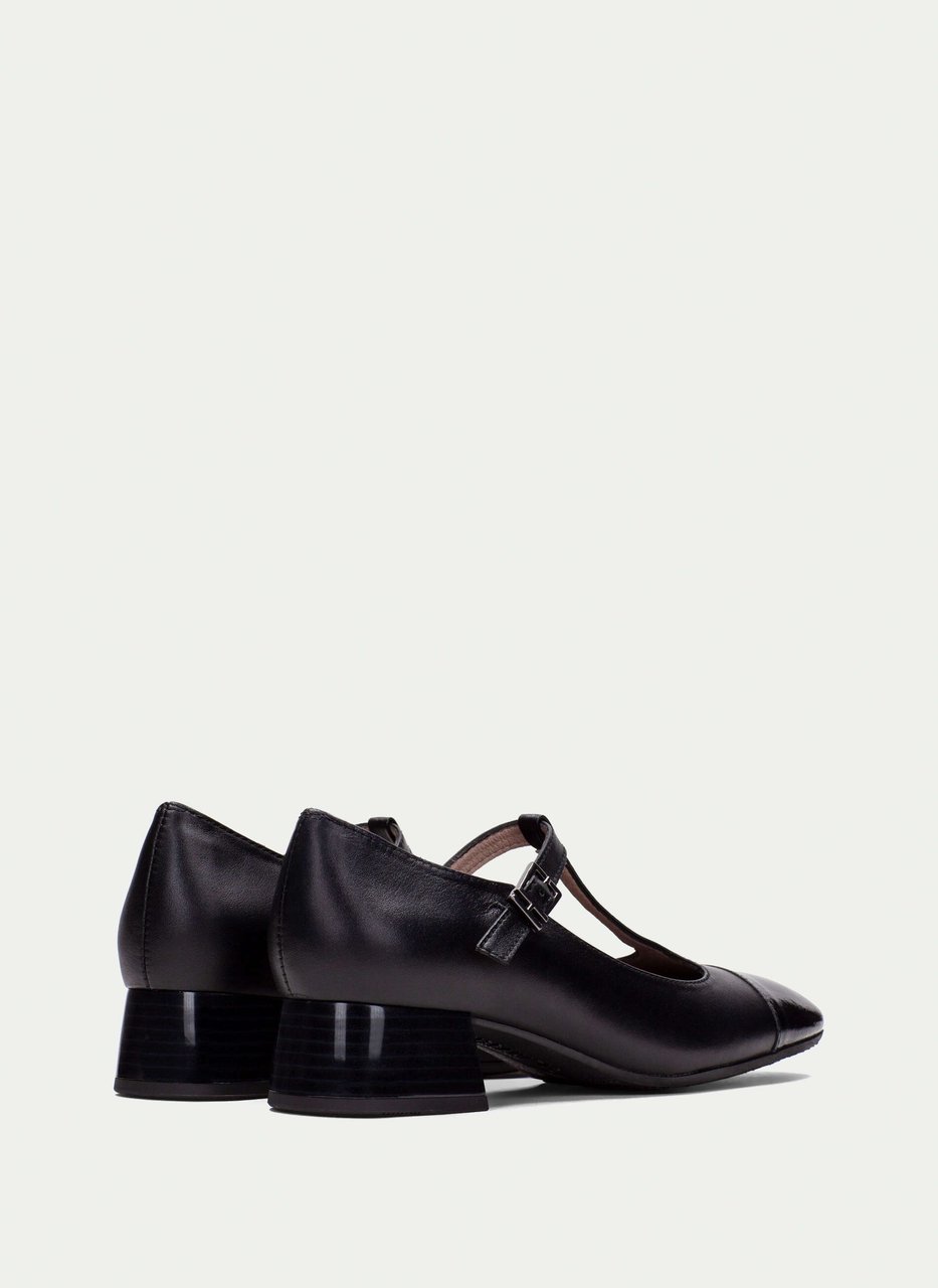 t-strap manila preto