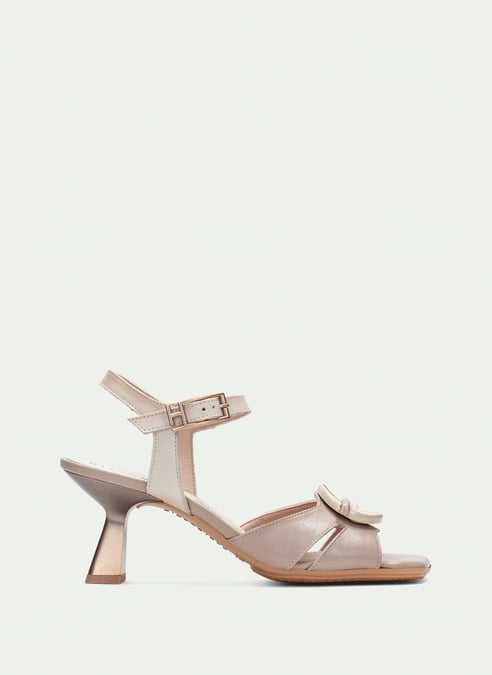 outlet sandalia tacón danielle taupe-latte - hispanitas
