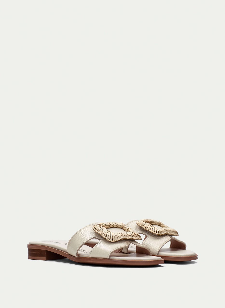 flat sandal yakarta latte