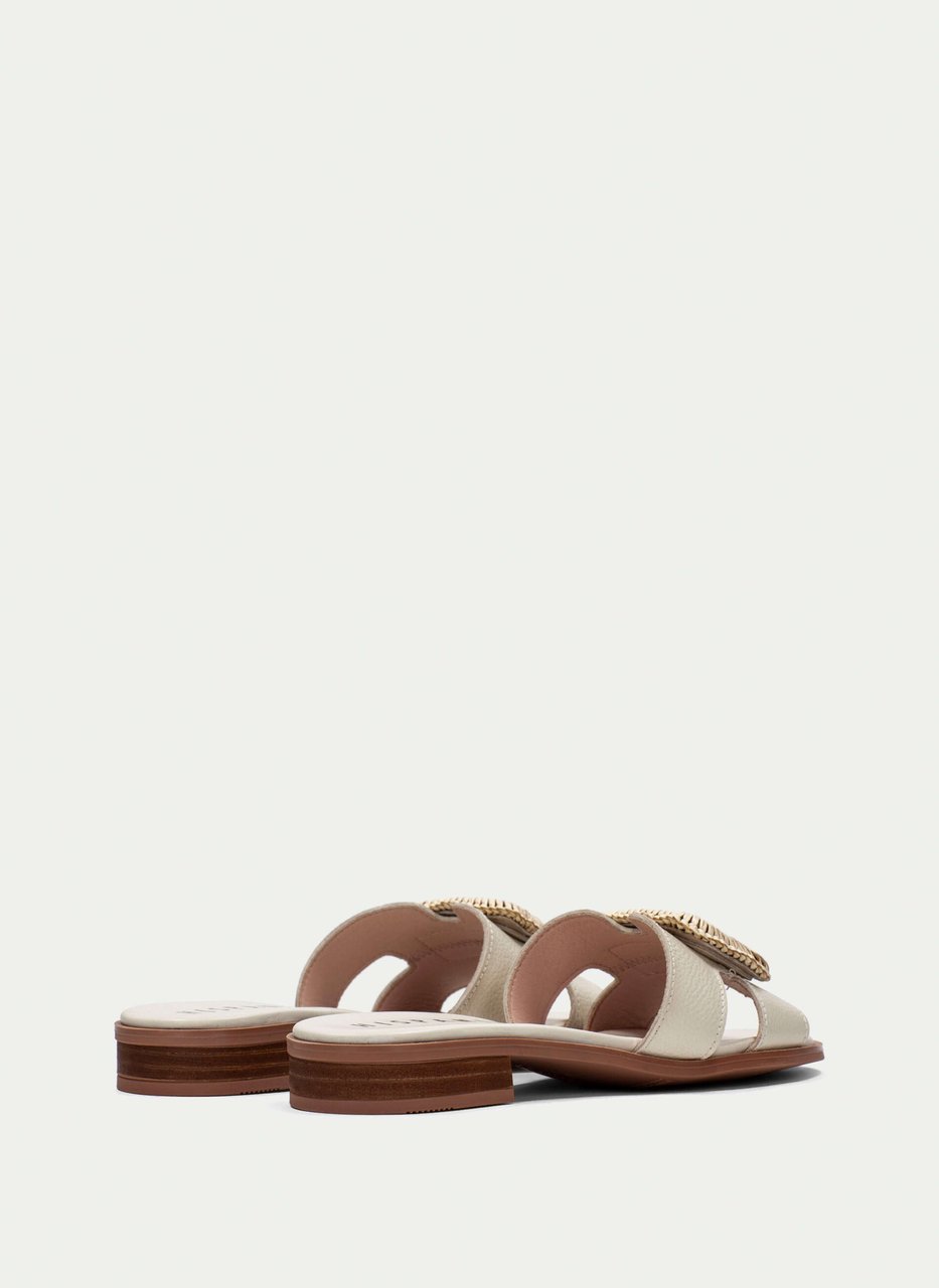 flat sandal yakarta latte