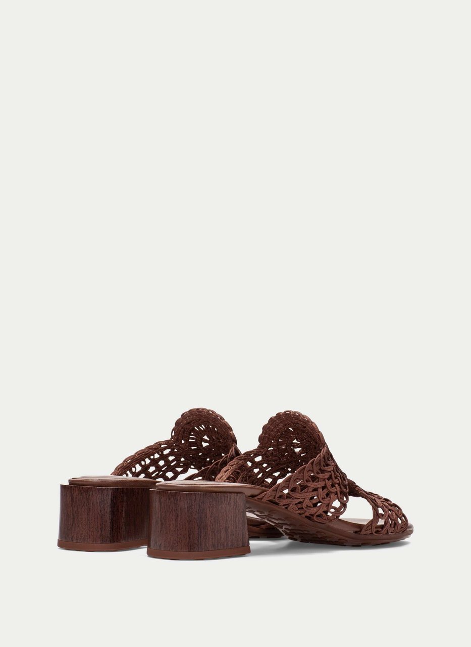 sandal tulipan avela