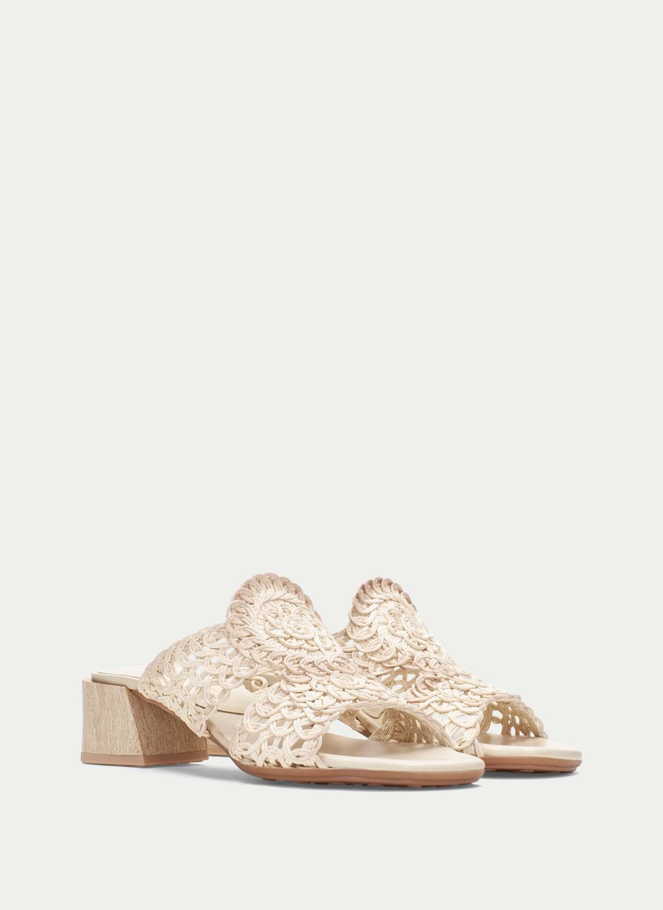 sandal tulipan creme