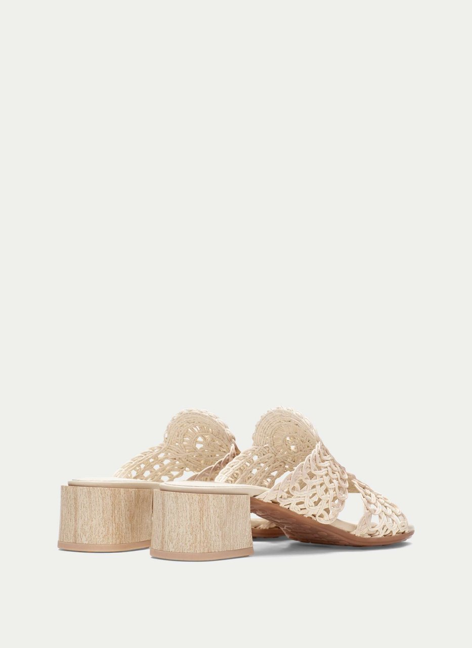 sandal tulipan creme