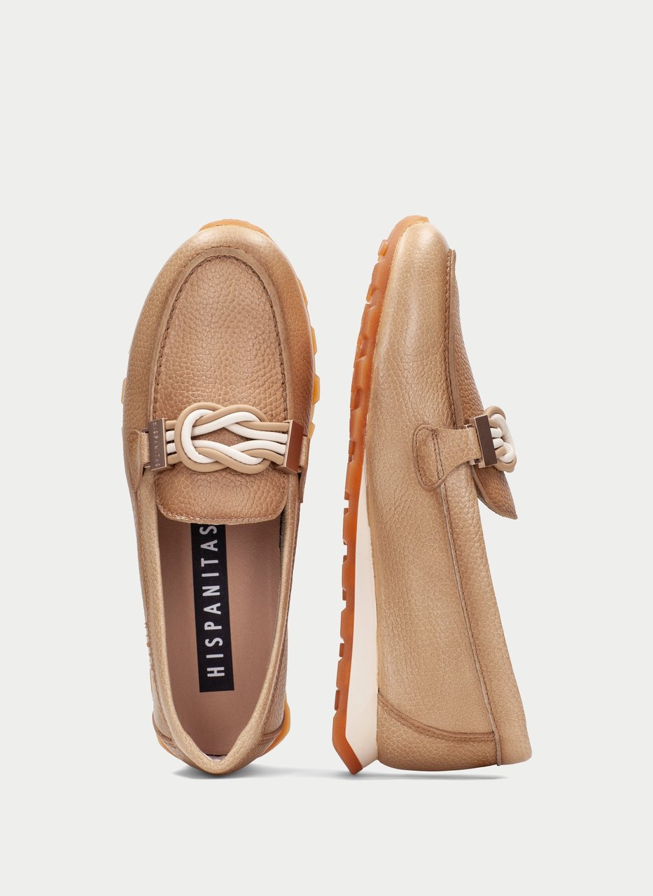 mocassin zinnia camel