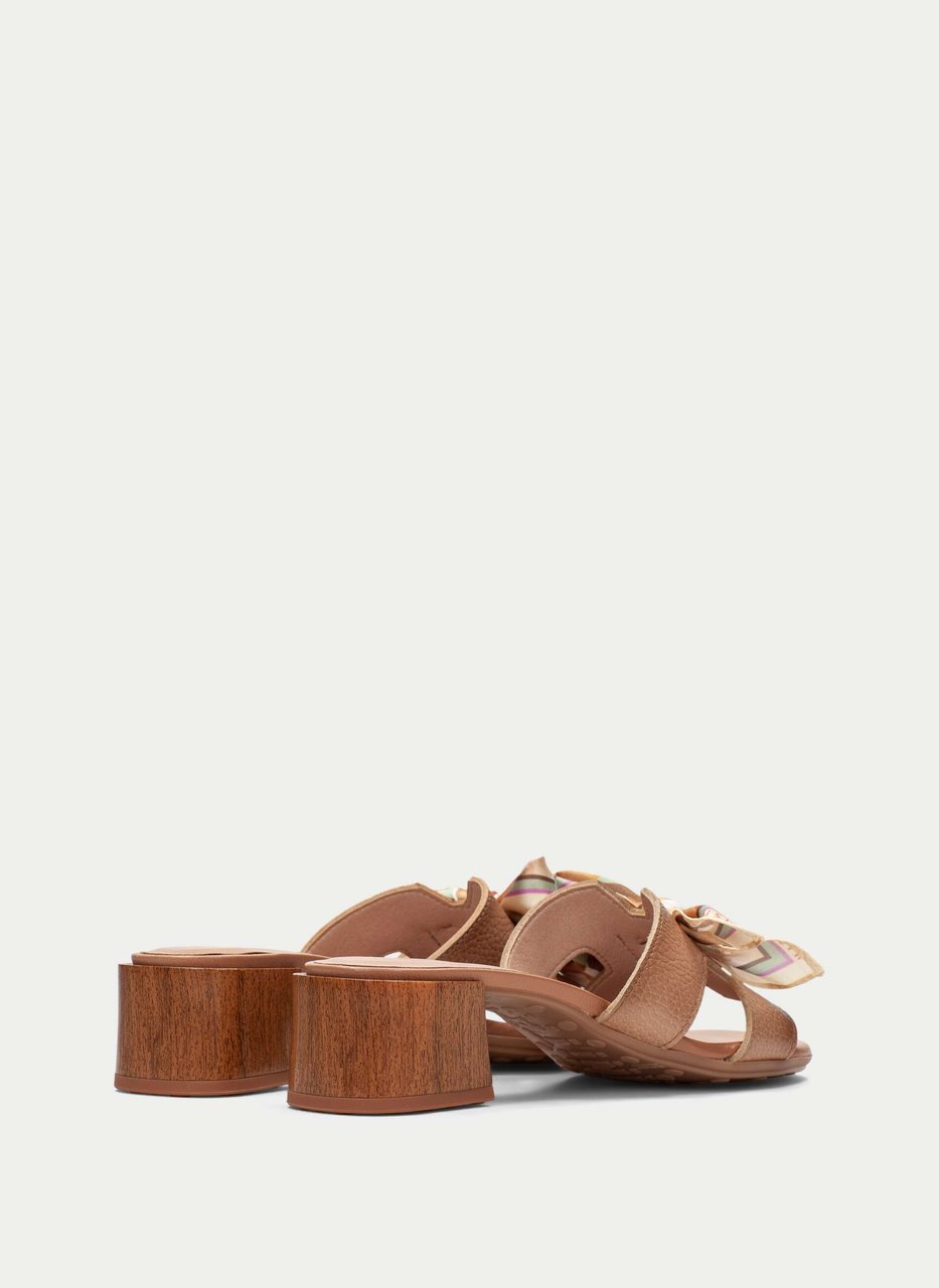 sandalia tulipan almond