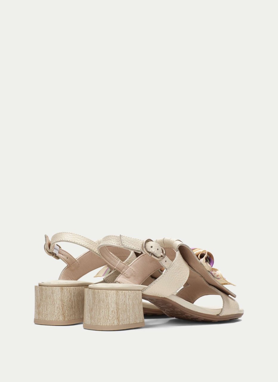 sandal tulipan creme
