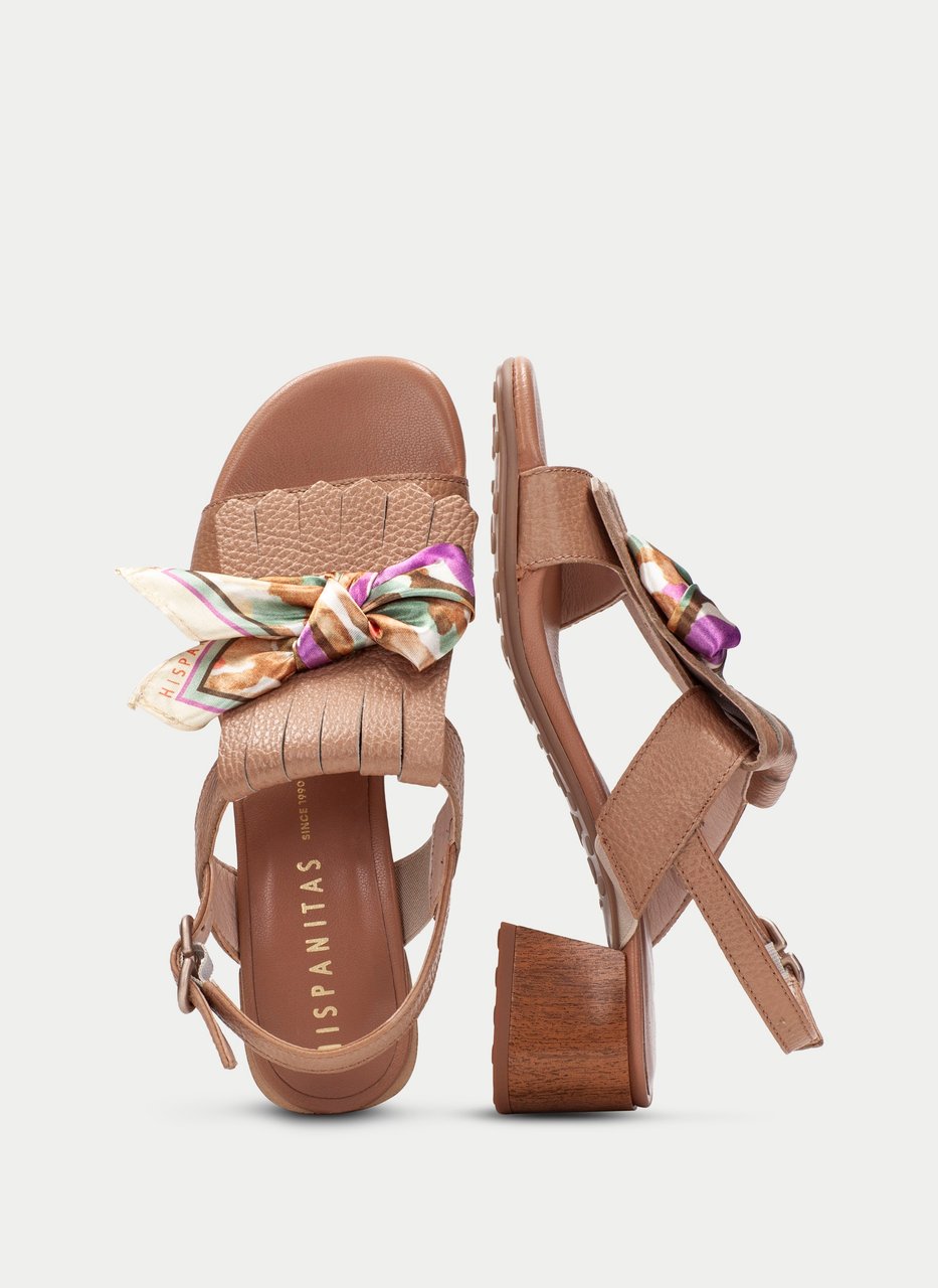 sandal tulipan almond