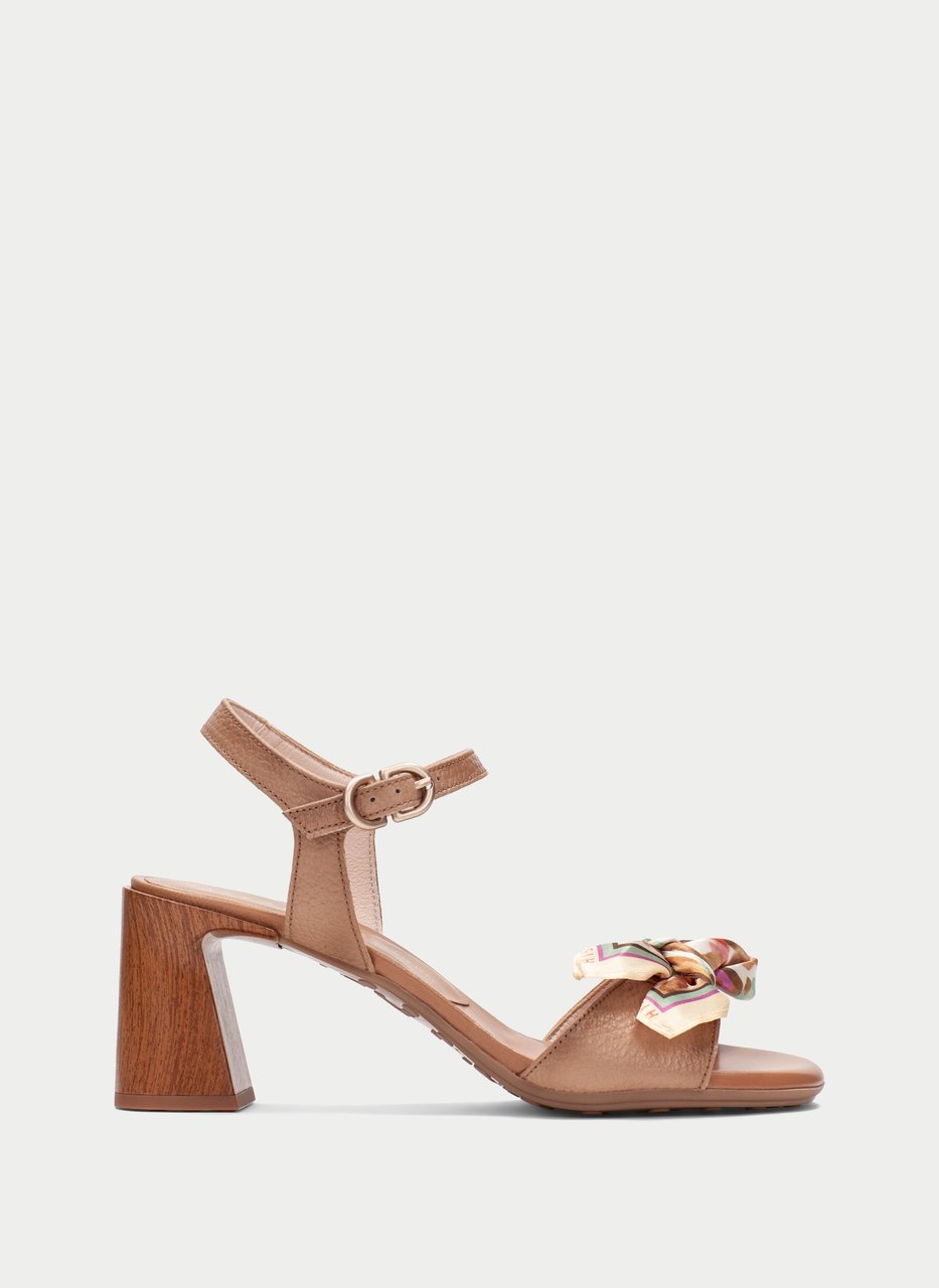 heeled sandal orquidea almond