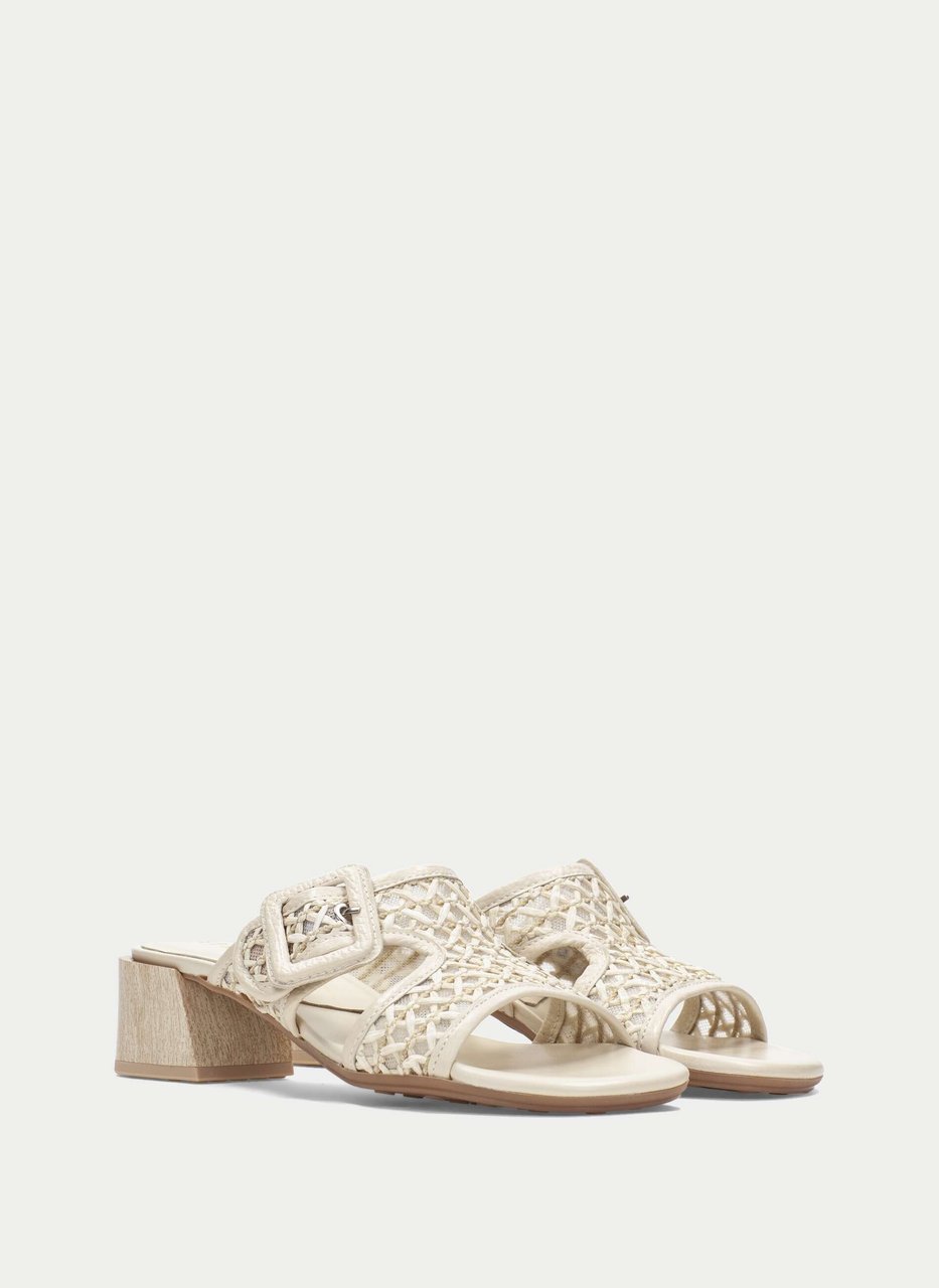 sandal tulipan creme