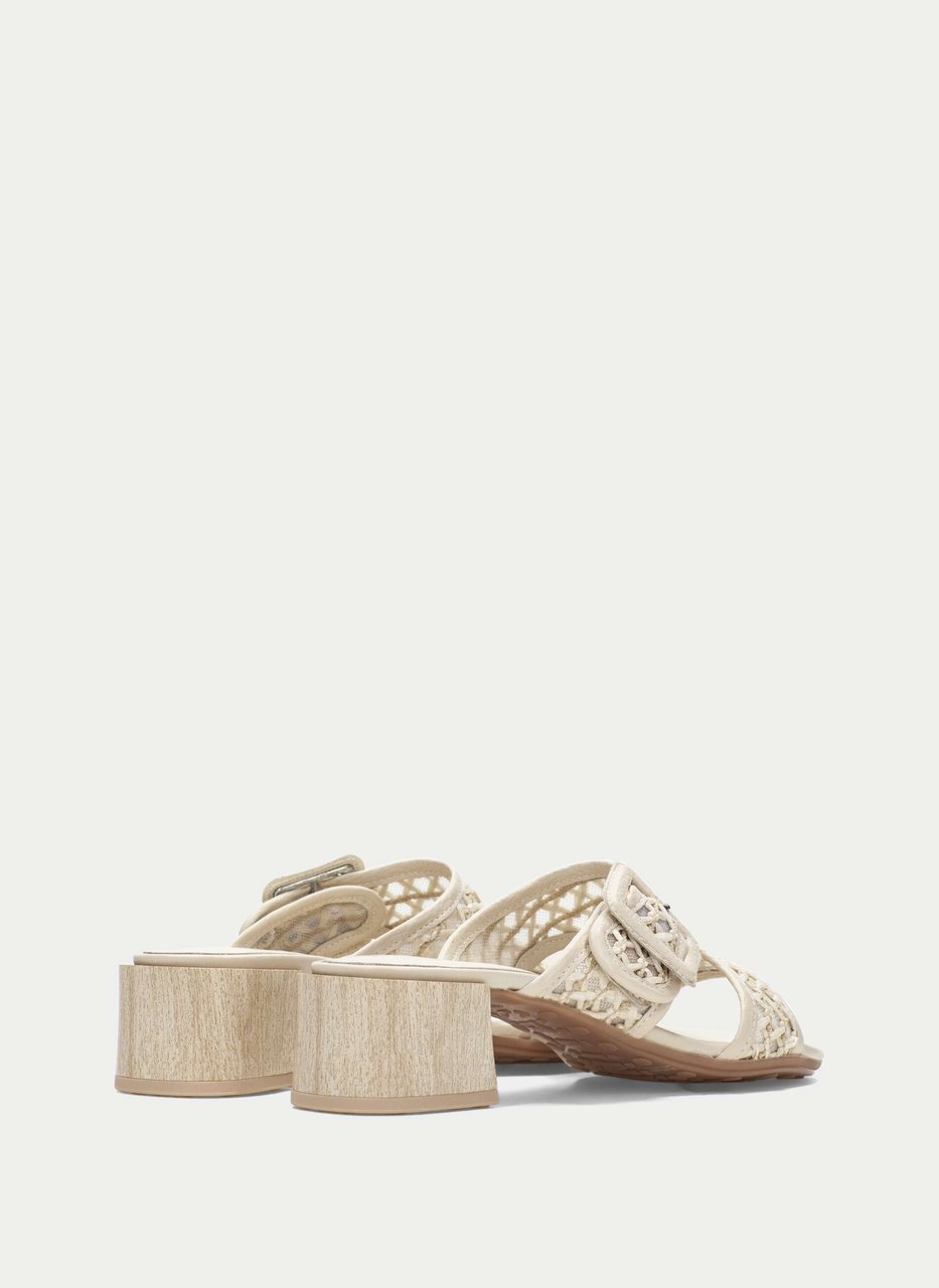 sandal tulipan creme